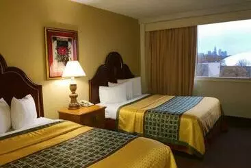 Hotel Golden Green   Charlotte