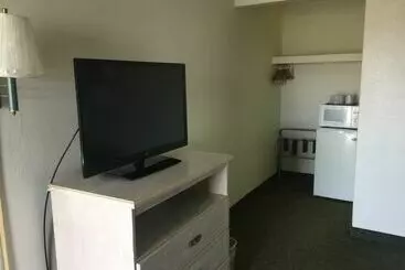 فندق على الطريق Americas Best Value Inn & Suites - East Toledo/Millbury