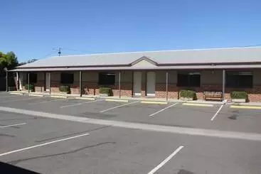モーテル The Saltbush Motor Inn