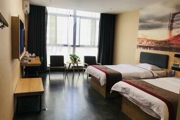 Thank Inn Chain Hotel Henan Zhengzhou Xinzheng City North China Road Xuanyuan Lake