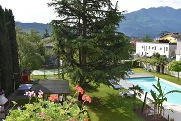 هتل آپارتمان Villa Dina