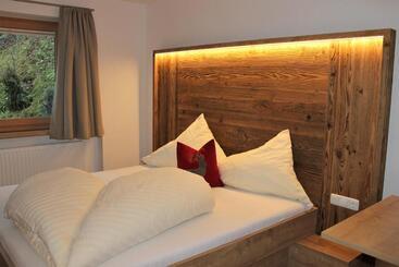 مبيت وإفطار Pension Michael