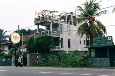 Hotel Ceylon Sliders