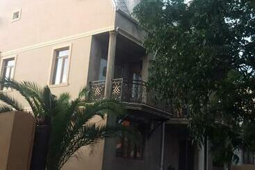 پانسیون Nana's Guesthouse