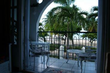 هتل آپارتمان Sandcastles Resort, Ocho Rios