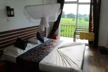 ペンション Manel Guest House