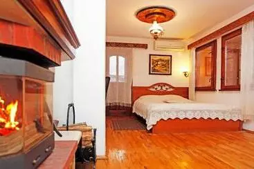 Family Hotel Varosha 2003