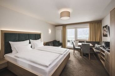 هتل Somvita Suites