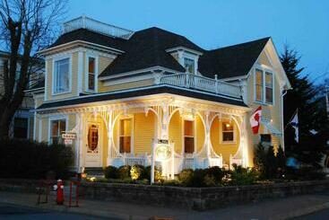 Mahone Bay Bed And Breakfast