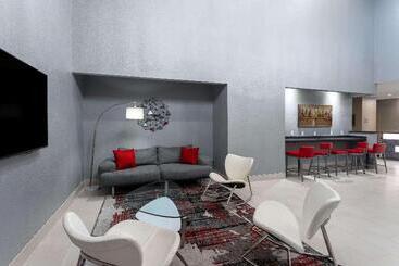 酒店 Ramada By Wyndham Sellersburg/louisville North