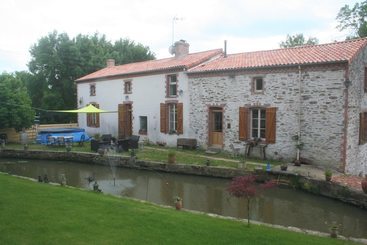 مبيت وإفطار Chambres D Hotes Le Moulin De Gontard