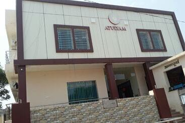 Hotell The Atulyam