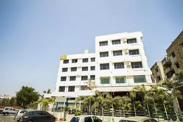 Capital O 40904 Hotel Satish Executive