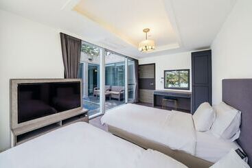 Hotel Goseong Hansan Marina Resort