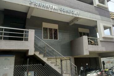Hotel Iroomz Pranathi Comforts
