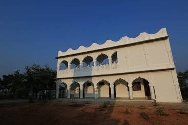 Hotel Kraj Tiger Resort