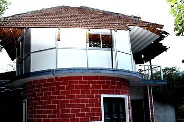 هتل Prashanti Resort