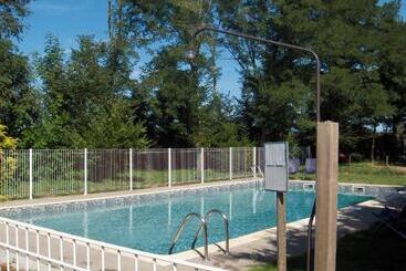 Pensjonat Chambres D Hôtes Domaine Du Bourg