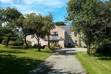 مبيت وإفطار Trean House