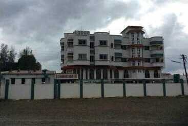 Hotell Dhanashree Hospitality   Bar,restaurant & Lodging