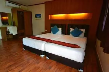 Otel Ruenchan Resort At Khao Phanom