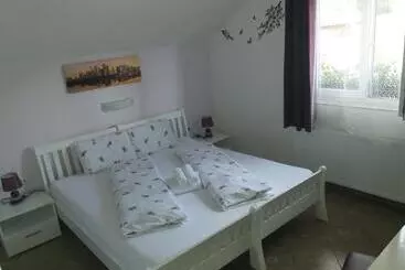 Majatalo Guest House Mačić