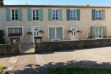 بنسيون Le Petit Bijou