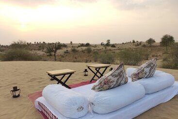 Hotel Dhora Desert Resort & Spa By Eight Continents