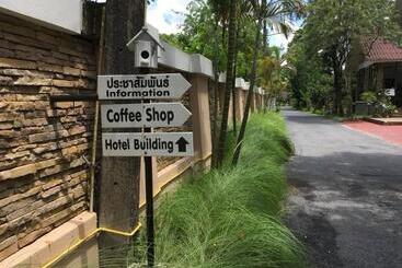 Hotel Home And Hill Resort