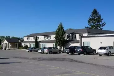 Hotelli Forest Golf Club And Inn