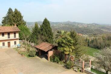 Aamiaismajoitus (B&B) Ca D Pinin