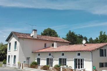 ペンション Le Fagnard Chambres D Hotes