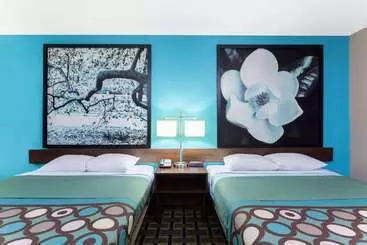 هتل Super 8 By Wyndham Brunswick South I 95