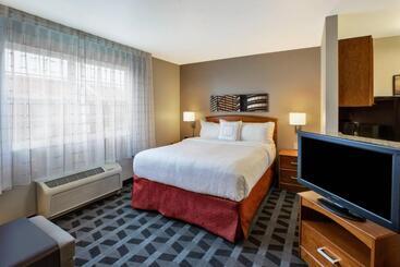 Отель Towneplace Suites Detroit Dearborn