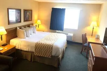 هتل Travelodge By Wyndham Grand Island