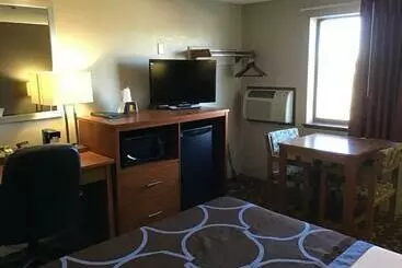 فندق على الطريق Super 8 By Wyndham Miles City