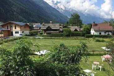 בית מלון כפרי La Prairie