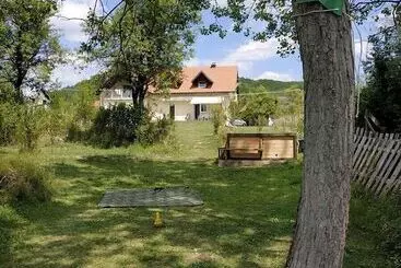 پانسیون Ad Astra House
