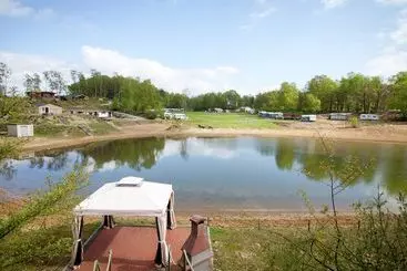 コテージ Detached Chalet Near The Netherlands Border With A Lake View
