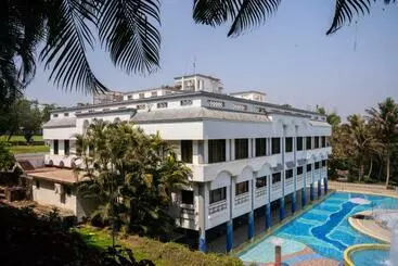 Hotel U Rivergate Karjat
