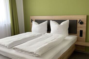 בית מלון כפרי Weingut Bugner Meizelhof