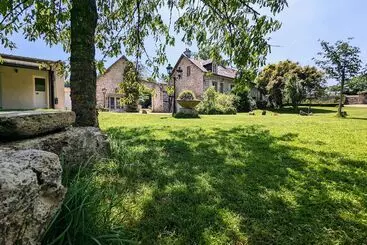 Mökkimajoitus Le Translon