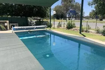 モーテル Jerilderie Motor Inn