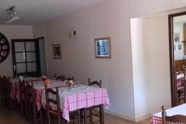 פונדק Auberge Saint Aubin