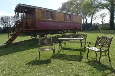 ベッドアンドブレックファースト Une Roulotte Et Des Chevaux