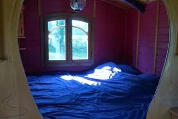 Bed and Breakfast Une Roulotte Et Des Chevaux
