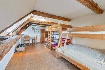 Сельский дом Historic Farmhouse In Hohnebostel With Garden Near Lake