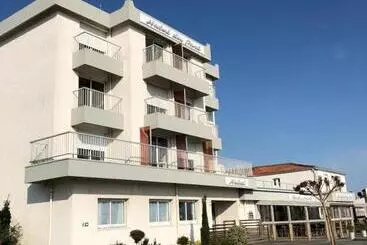 Hotelli Hôtel Du Port