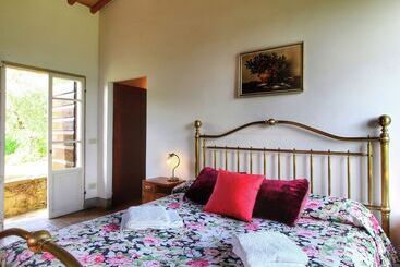 コテージ Magnificent Detached House With Panoramic Views