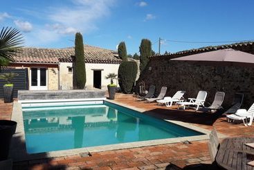 קוטג'' Maini Gite